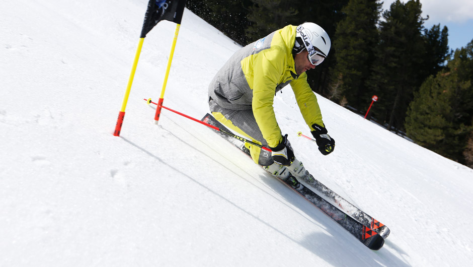 Mirko Deflorian durante il test del Fischer RC4 The Curv 171/178