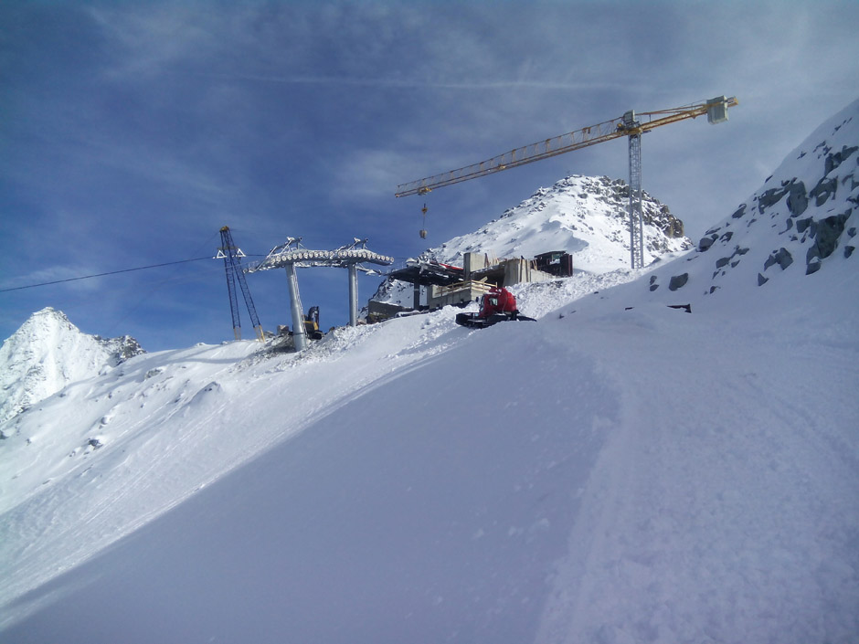 Il cantiere  della stazione di monte Punta Presena 