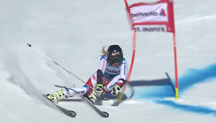 L'azione di Lara Gut nella prima manche del gigante finale di Sankt Moritz
