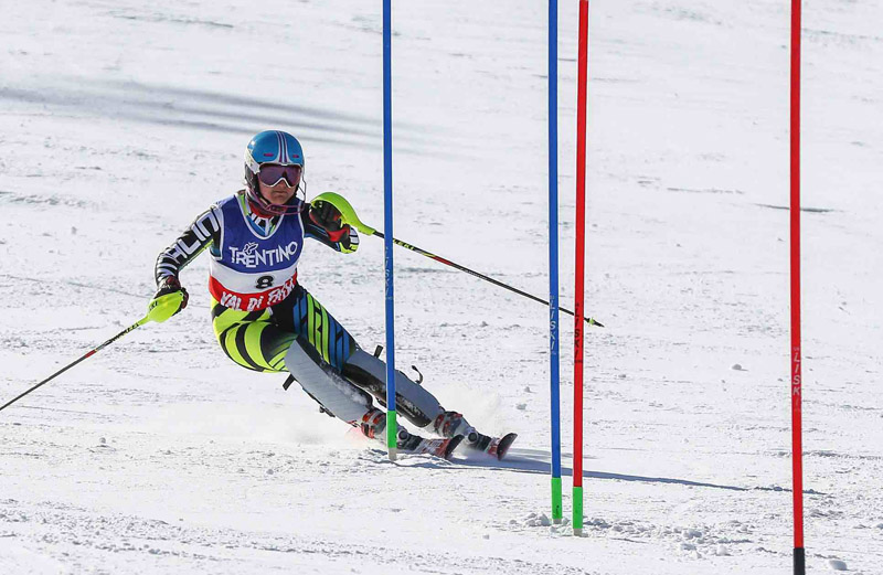 GIULIA LORINI IMPEGNATA IN SLALOM SPECIALE